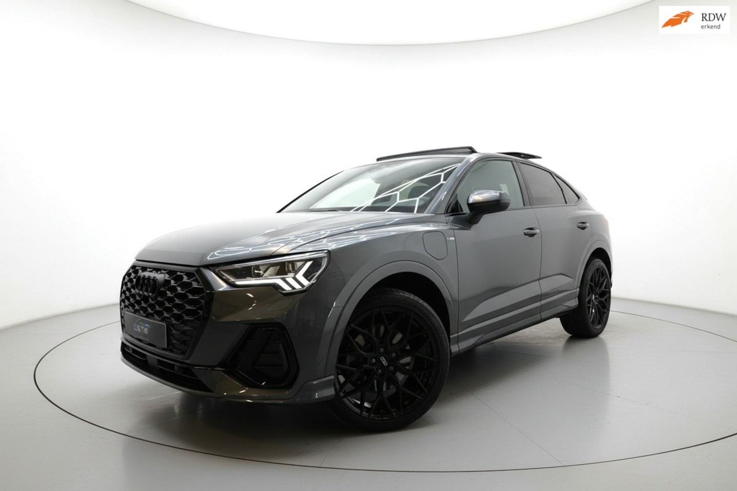 Audi Q3 Sportback - 45 TFSI e 3x S LINE PANO VIRTUAL ACC MATRIX - AutoWereld.nl