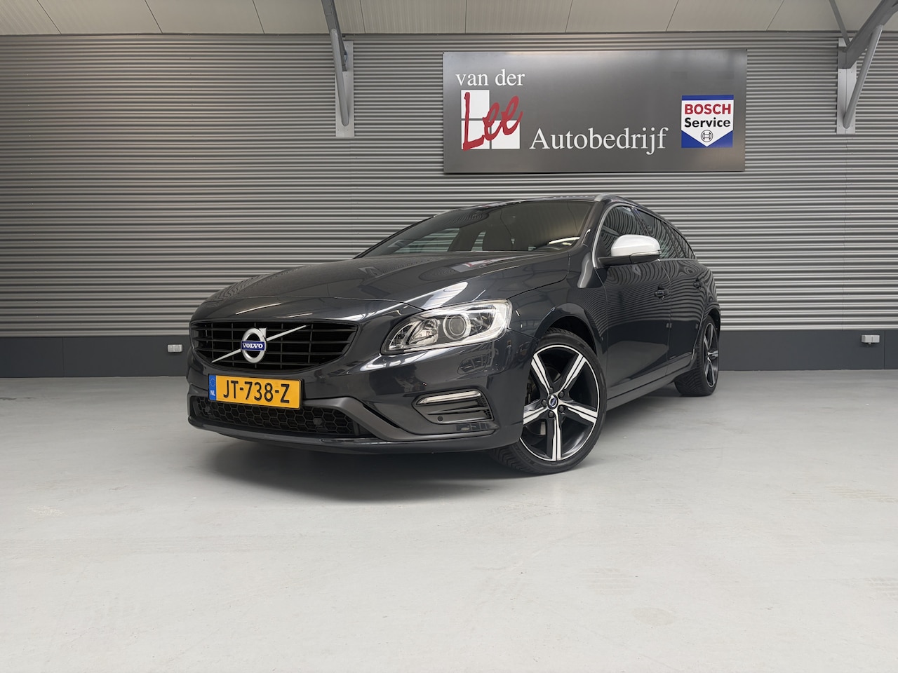 Volvo V60 - 1.5 T3 R-DESIGN/NAVI/PDC/TREKH/STOEL VOORRUIT VERW/enz - AutoWereld.nl