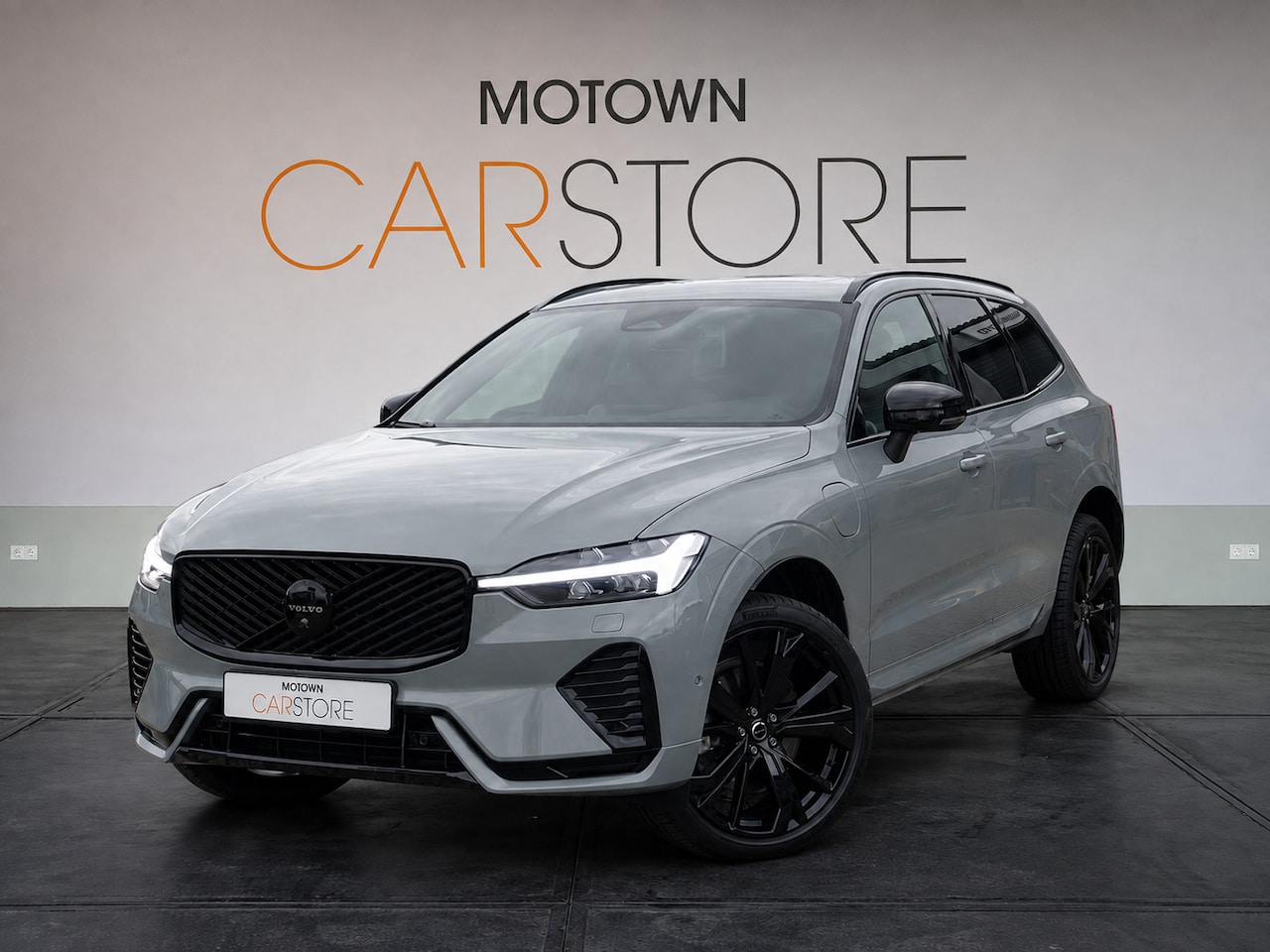 Volvo XC60 - T8 Plug-in AWD Ultra Black Edition Facelift 455Pk Trekhaak - AutoWereld.nl