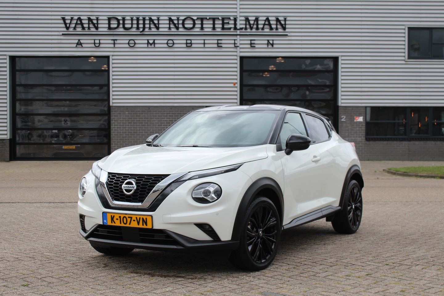 Nissan Juke - 1.0 DIG-T Enigma / Carplay / Camera / Stoelverwarming / N.A.P. - AutoWereld.nl