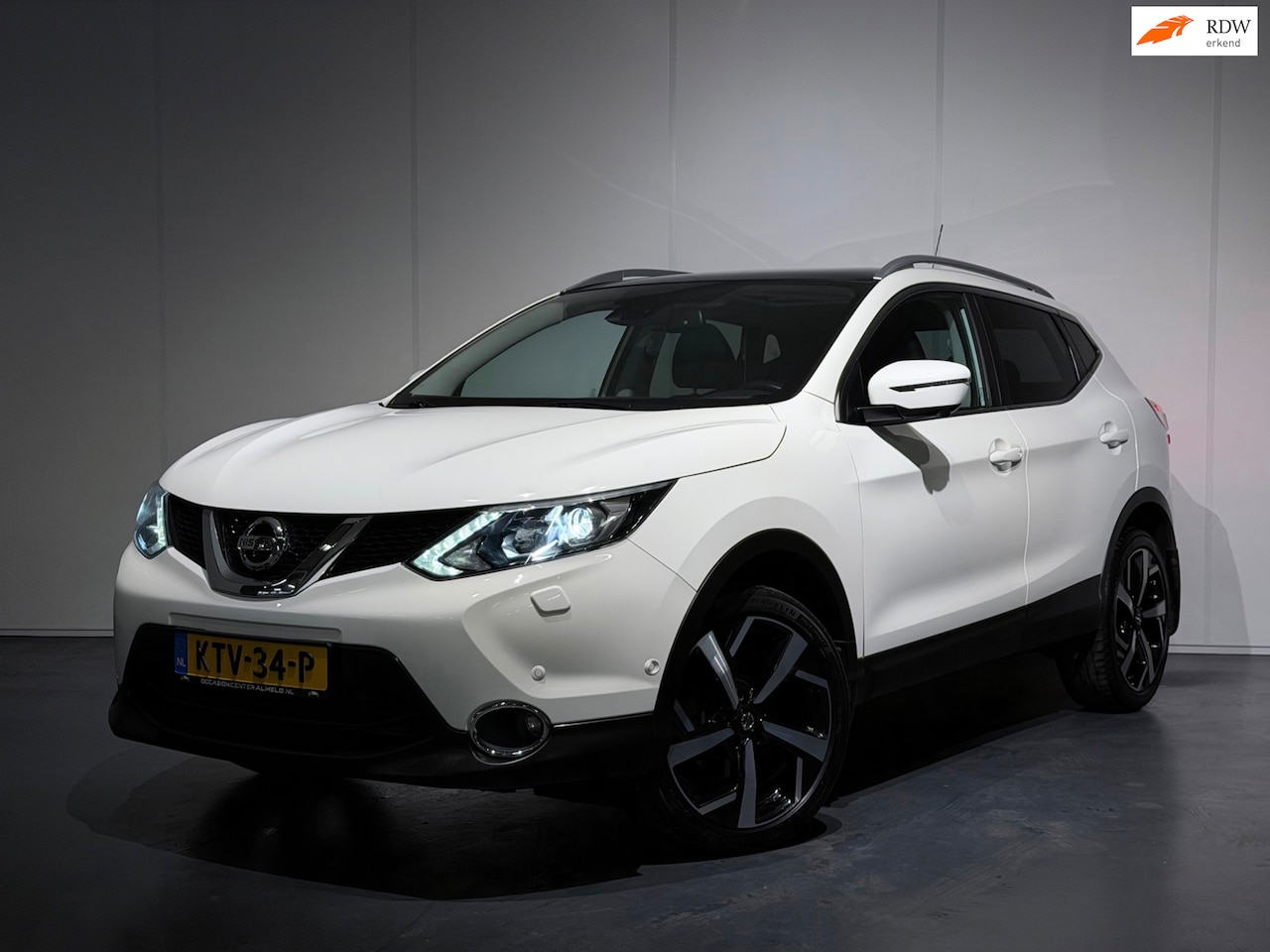 Nissan Qashqai - 1.2 Tekna /Clima/Cruise/PANO/LED/Leer/NAVI/Keyless/360°/LaneAss/DodeHoek - AutoWereld.nl