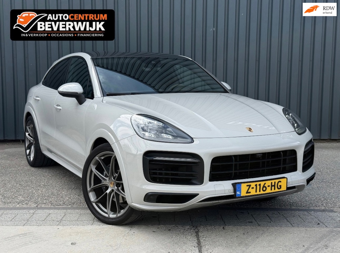 Porsche Cayenne Coupé - 3.0 E-Hybrid Grijs 2021 341pk Carbondak Sport Chrono Porsche Approved - AutoWereld.nl