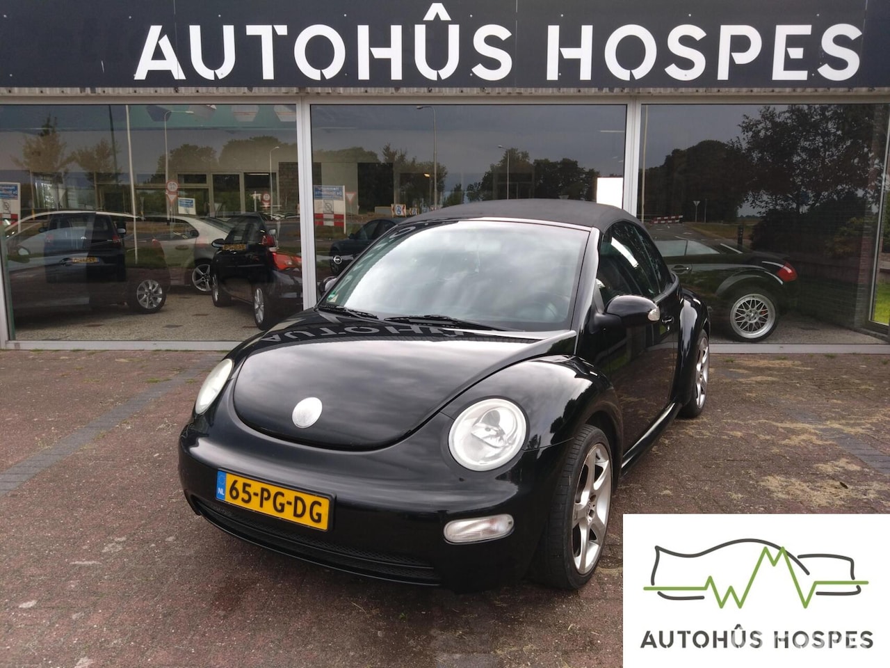 Volkswagen New Beetle Cabriolet - 2.0 - AutoWereld.nl