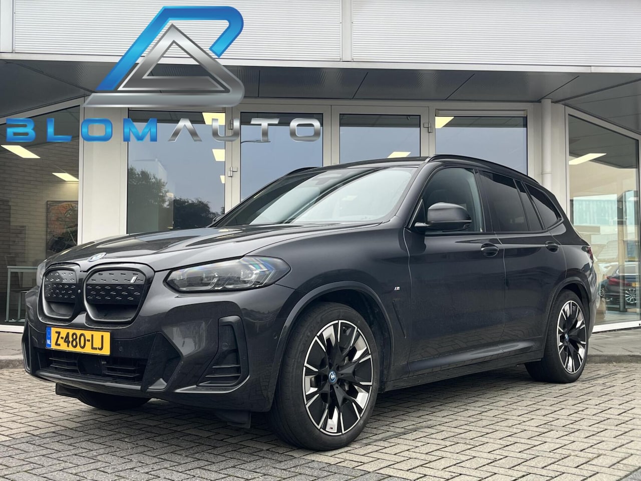 BMW iX3 - High Executive M-SPORT SOH 100% PANO+TREKHAAK+360 - AutoWereld.nl