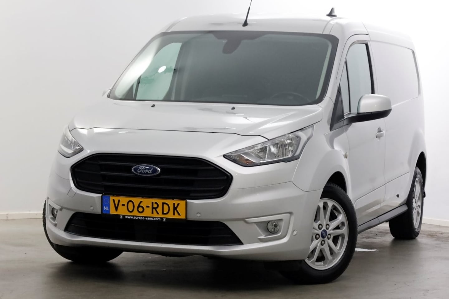 Ford Transit Connect - 1.5 EcoBlue 100pk L2 Limited Airco/Navi/Camera 01-2023 - AutoWereld.nl
