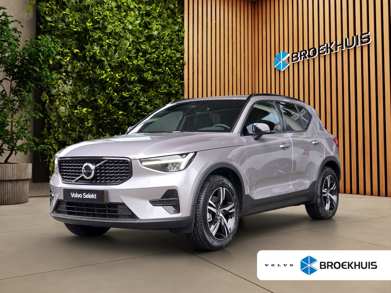 Volvo XC40 - 2.0 B4 Plus Dark | Trekhaak | Harman/Kardon | Memory | Camera | Stuur/stoelverwarming - AutoWereld.nl