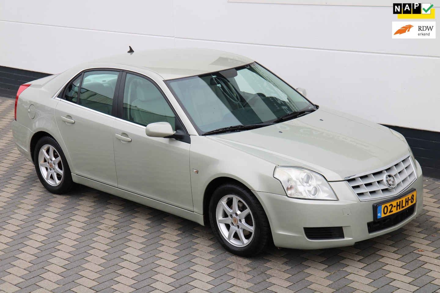 Cadillac BLS - 2.0T Business Navi Leder Cruise Trekhaak NAP !! - AutoWereld.nl