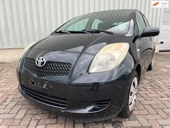 Toyota Yaris - 1.3 VVTi Sol SCHADEAUTO