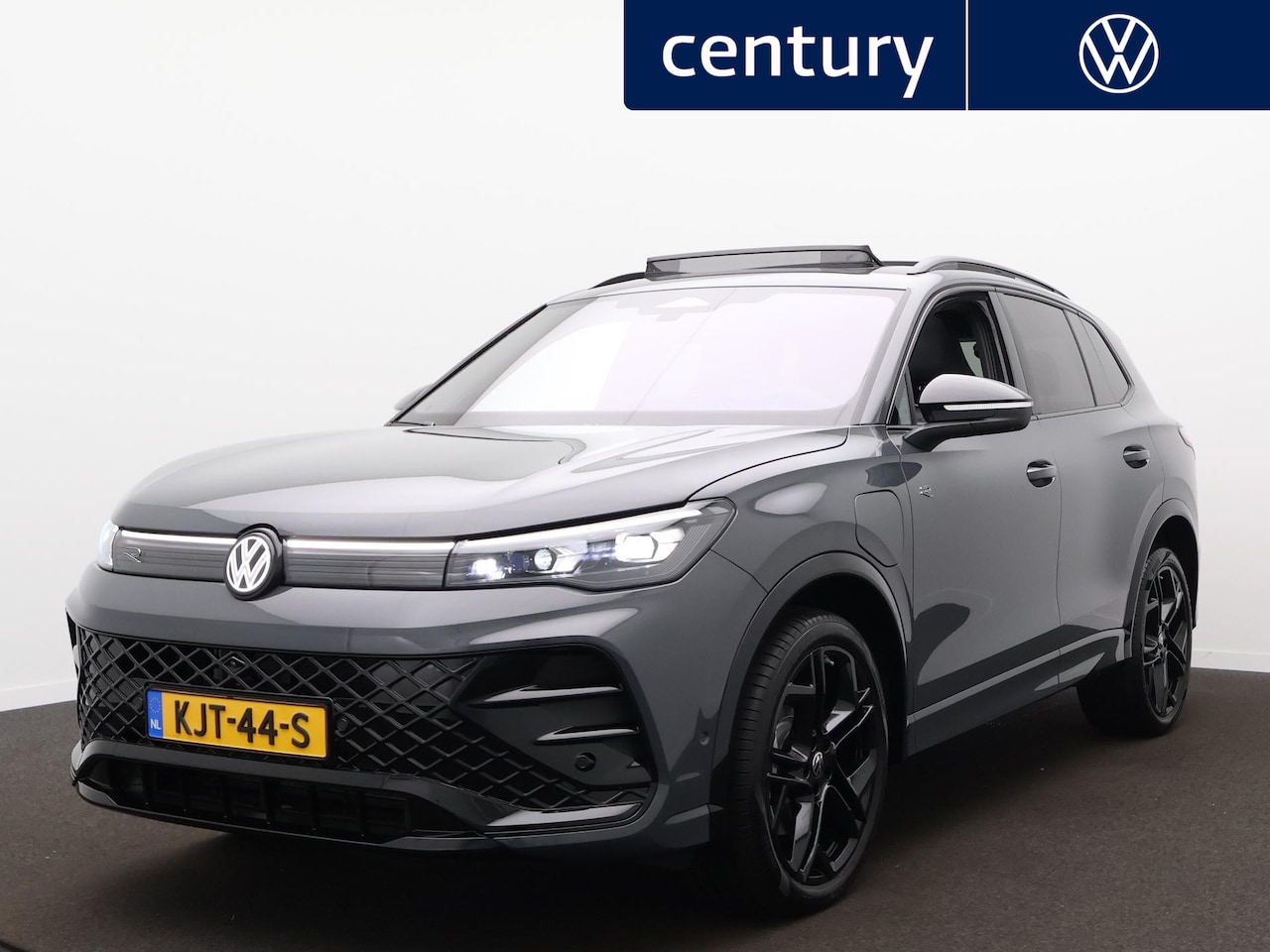 Volkswagen Tiguan - 1.5 eHybrid R-Line Edition Panoramadak - Trekhaak - Navigatie - 20 Inch - AutoWereld.nl
