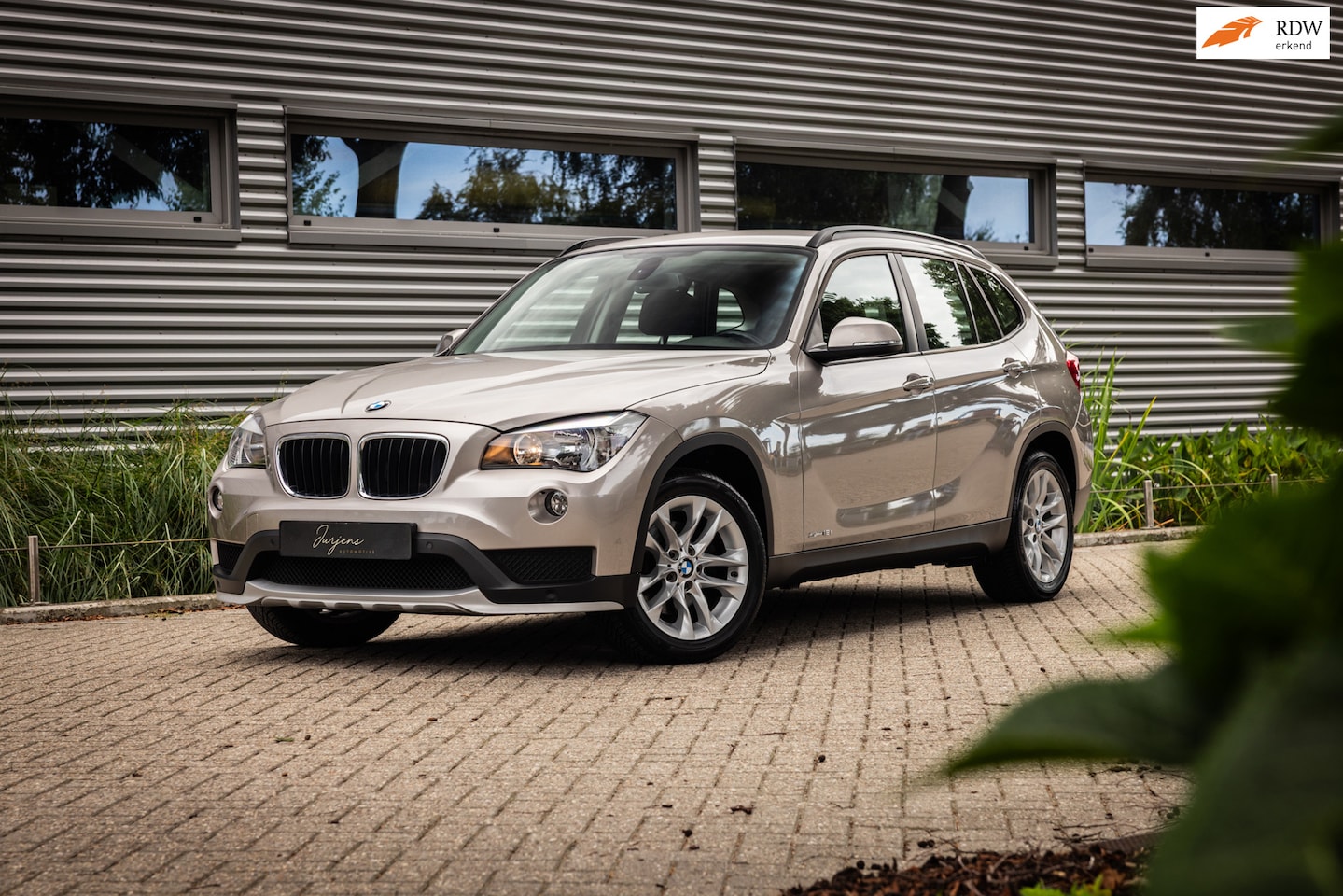 BMW X1 - SDrive18i Executive (150pk) LCI | Lage KM - AutoWereld.nl