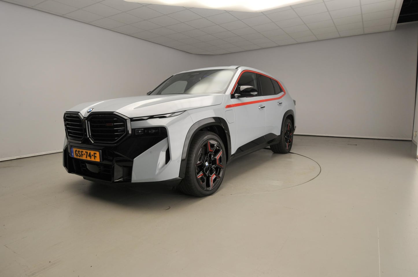 BMW XM - PHEV Label Red | LED | Leder | HUD | Active cruise | Keyles go | DAB | Bowers & Wilkins so - AutoWereld.nl