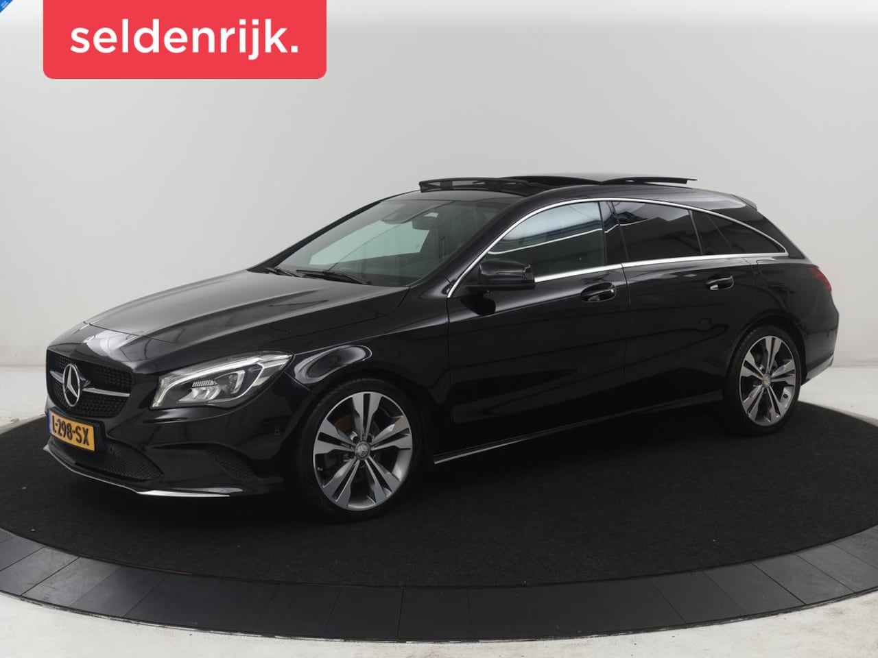 Mercedes-Benz CLA-klasse Shooting Brake - 200 Ambition | Panoramadak | Cruise control | Dodehoek detectie | Leder | Stoelverwarming - AutoWereld.nl