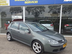 Volkswagen Golf - 1.6 FSI Trendline