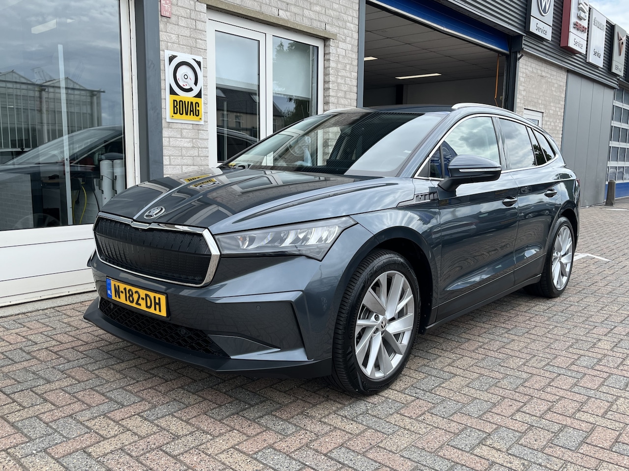 Skoda Enyaq iV - 80 / SOH 92%/ AUTOMAAT/ CRUISE/ PARK.SENSOREN V+A/ CAMERA/ KEYLESS/ DIGITAL DASH/ NAVI/ CL - AutoWereld.nl