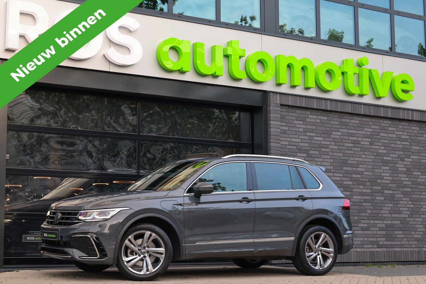 Volkswagen Tiguan - 1.4 TSI eHybrid R-Line Business+ | VOL! | BTW | PANO | LEDER | 2X MEMORY | ACC | 360 | 4X - AutoWereld.nl