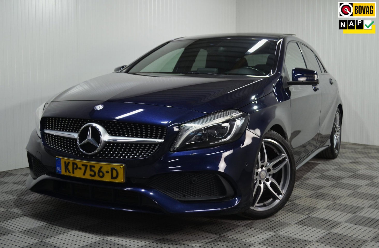 Mercedes-Benz A-klasse - 160 AMG Night Edition Plus / Pano dak / Carplay / NL auto - AutoWereld.nl