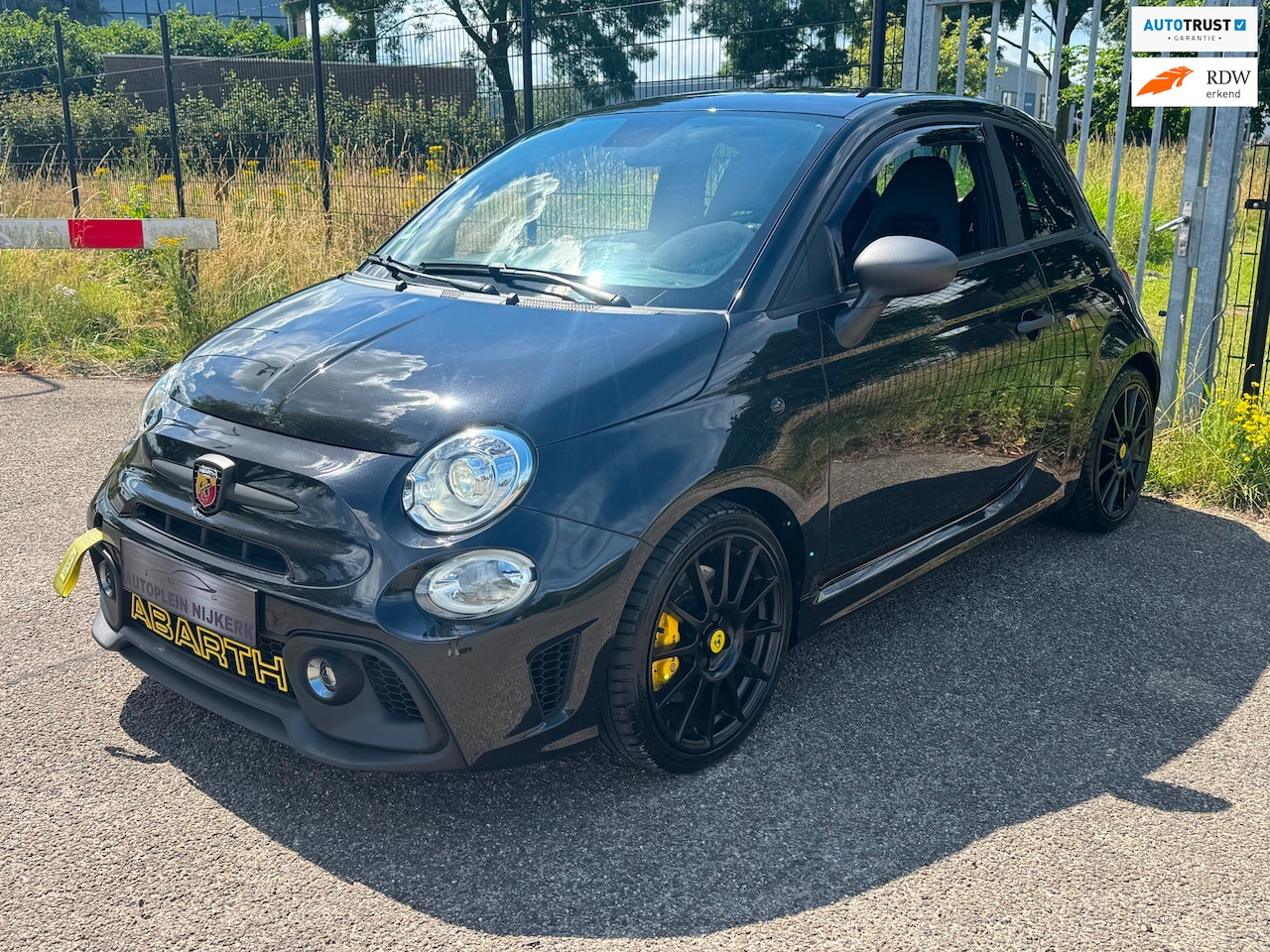 Abarth 695 - 1.4 T-Jet 180PK Competizione Carbon Sabelt Monza Beats - AutoWereld.nl