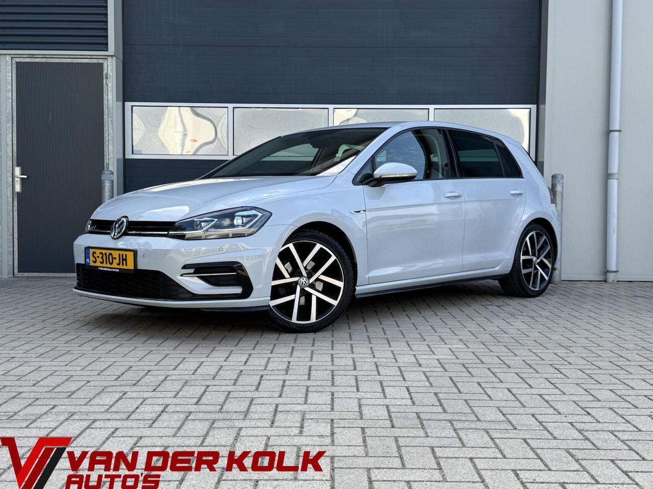 Volkswagen Golf - 1.4 TSI R-Line | DIgital cokcpit | Adaptive cruise | Carplay | Climate | Stoelverwarming - AutoWereld.nl