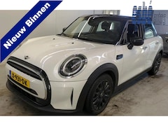 MINI 5-Deurs - 1.5 136 pk Cooper Camden Edition Navigatie Led koplampen Clima + Cruise Control Parkeersen