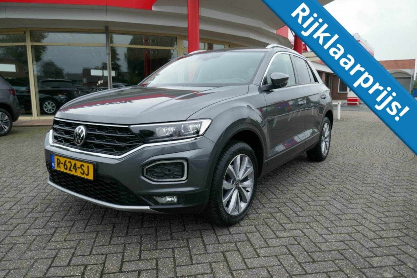 Volkswagen T-Roc - 1.5 TSI SPORT BUSINESS  AUTOMAAT  150 PK  NAVI/TREKHAAK/CAMERA - AutoWereld.nl