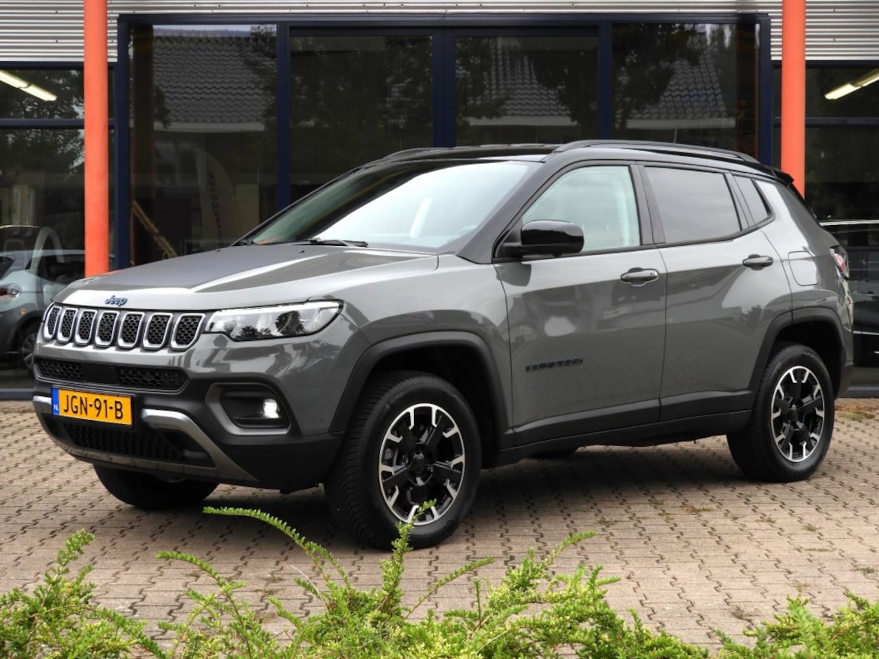 Jeep Compass - 4XE 240 PHEV UPLAND ZEER LUXE - AutoWereld.nl