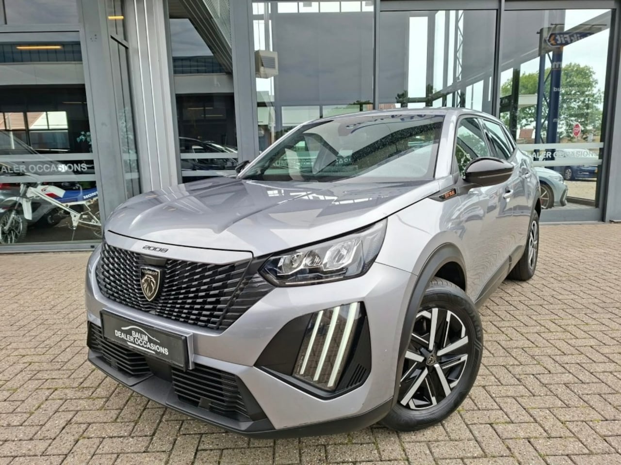 Peugeot 2008 - 1.2 HYBRIDE 136 STYLE AUTOMAAT AIRCO PDC CARPLAY - AutoWereld.nl