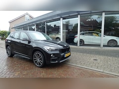 BMW X1 - 1.8 I SDRIVE / PERFORMANCE * NAVI * CRUISE * L.M.V 19 * STOELVERWARMING