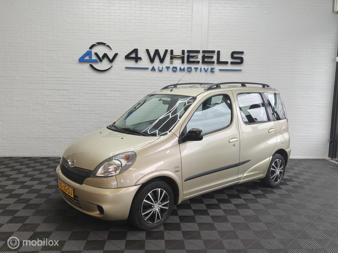 Toyota Yaris Verso - 1.3-16V VVT-i Sol 1.3-16V VVT-i Sol - AutoWereld.nl