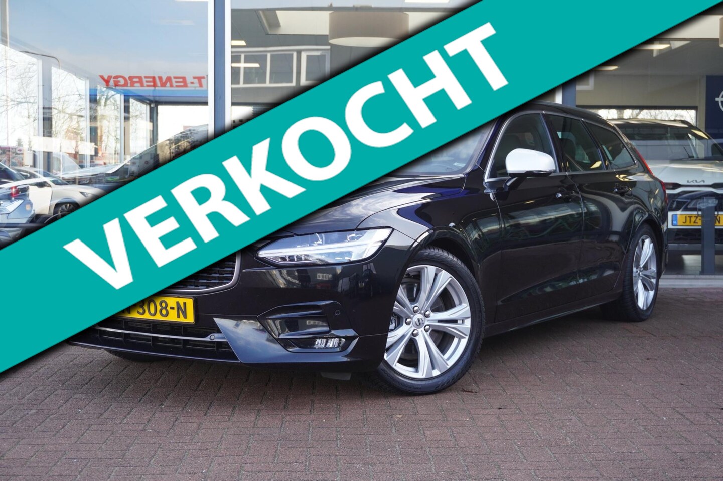 Volvo V90 - 2.0 T4 Business Sport R-Design | Automaat | Airco | Vol opties | Elek. Pakket |Trekhaak | - AutoWereld.nl