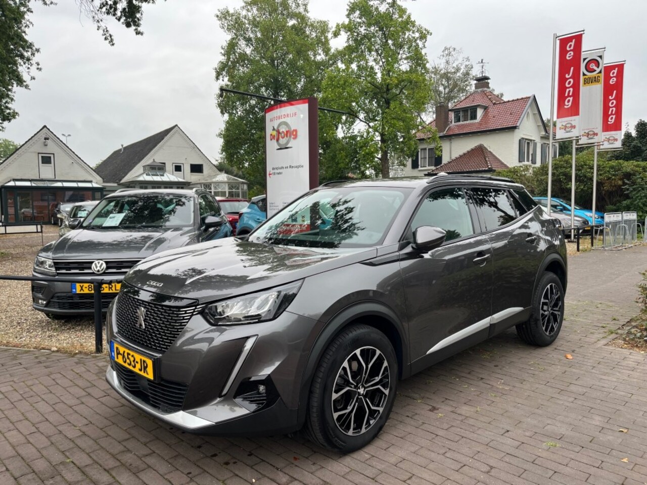 Peugeot 2008 - 1.2 PURETECH ALLURE / CARPLAY / CAMERA / DAB / STOELVERW. / TREKHAAK / HALF LEDER / LED / - AutoWereld.nl
