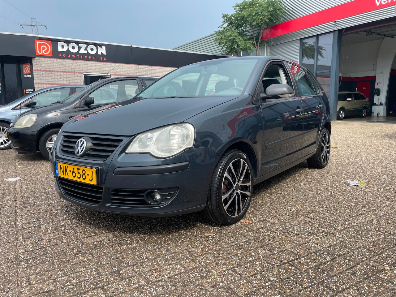 Volkswagen Polo - 1.4-16V Trendline zeer nette auto - AutoWereld.nl