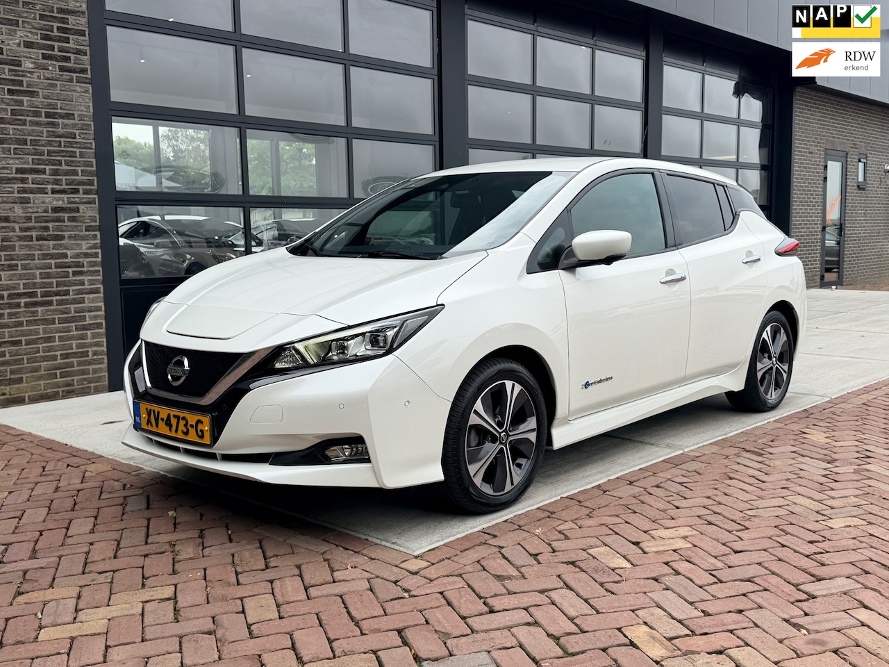 Nissan LEAF - Tekna 40 kWh | Leer | Camera | Bose sound | Stoelver | - AutoWereld.nl