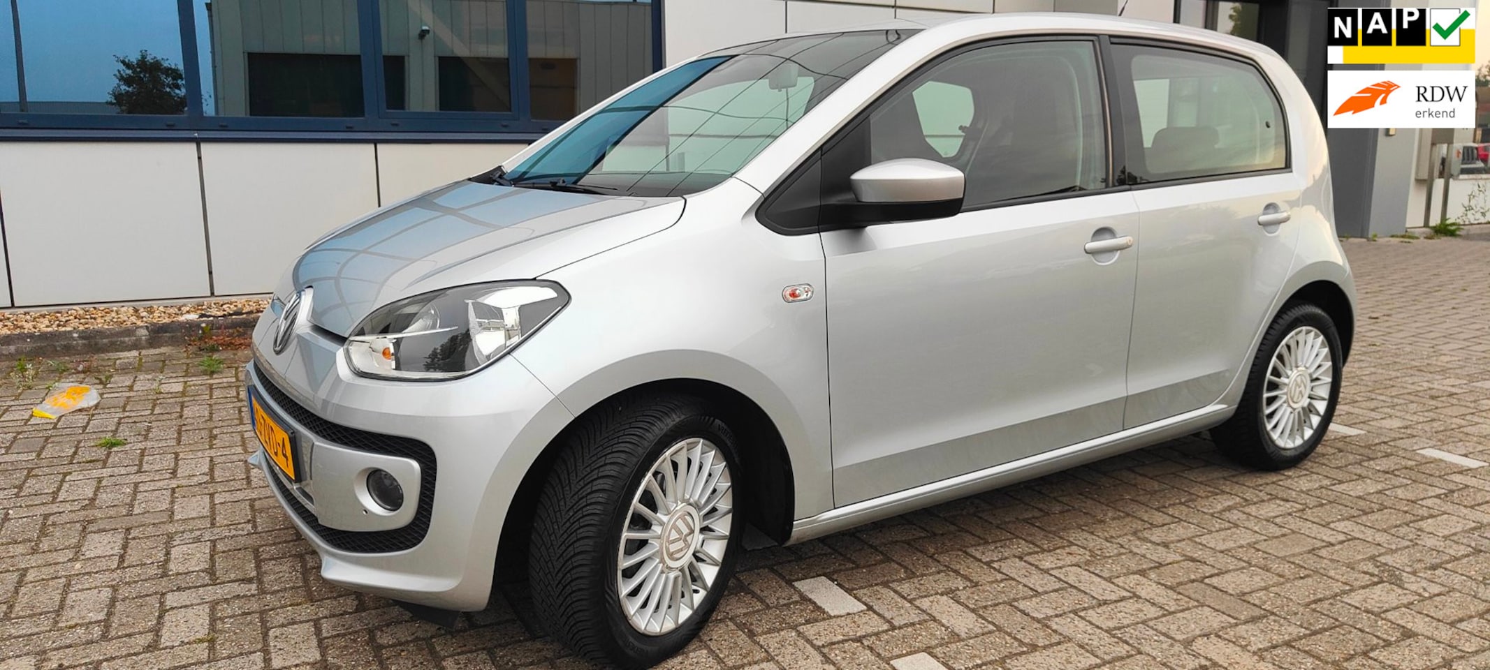 Volkswagen Up! - 1.0 high up! BlueMotion in uitstekende staat! - AutoWereld.nl
