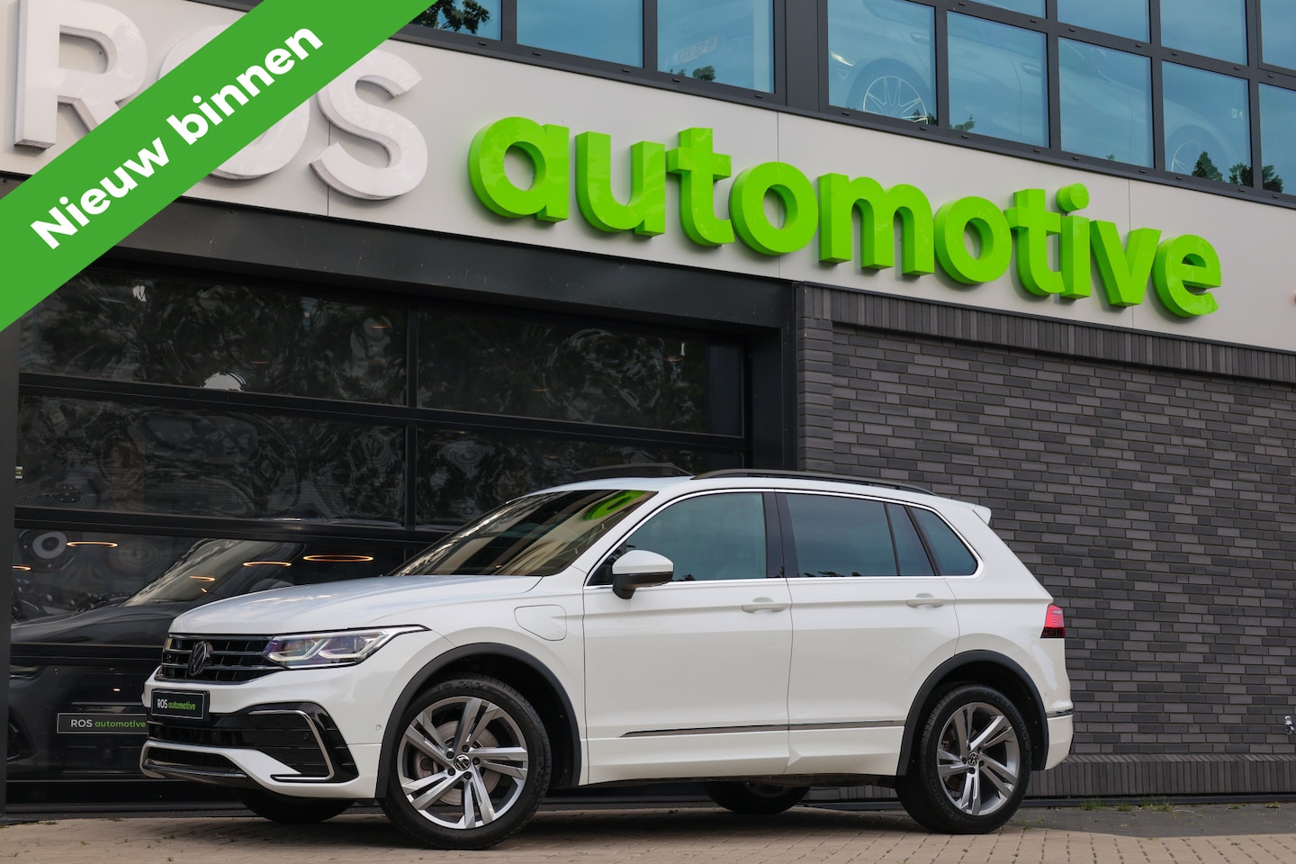 Volkswagen Tiguan - 1.4 TSI eHybrid R-Line Business | BTW | PANO | CAMERA | IQ-LIGHT | ACC | SFEERVERL | ELEK - AutoWereld.nl