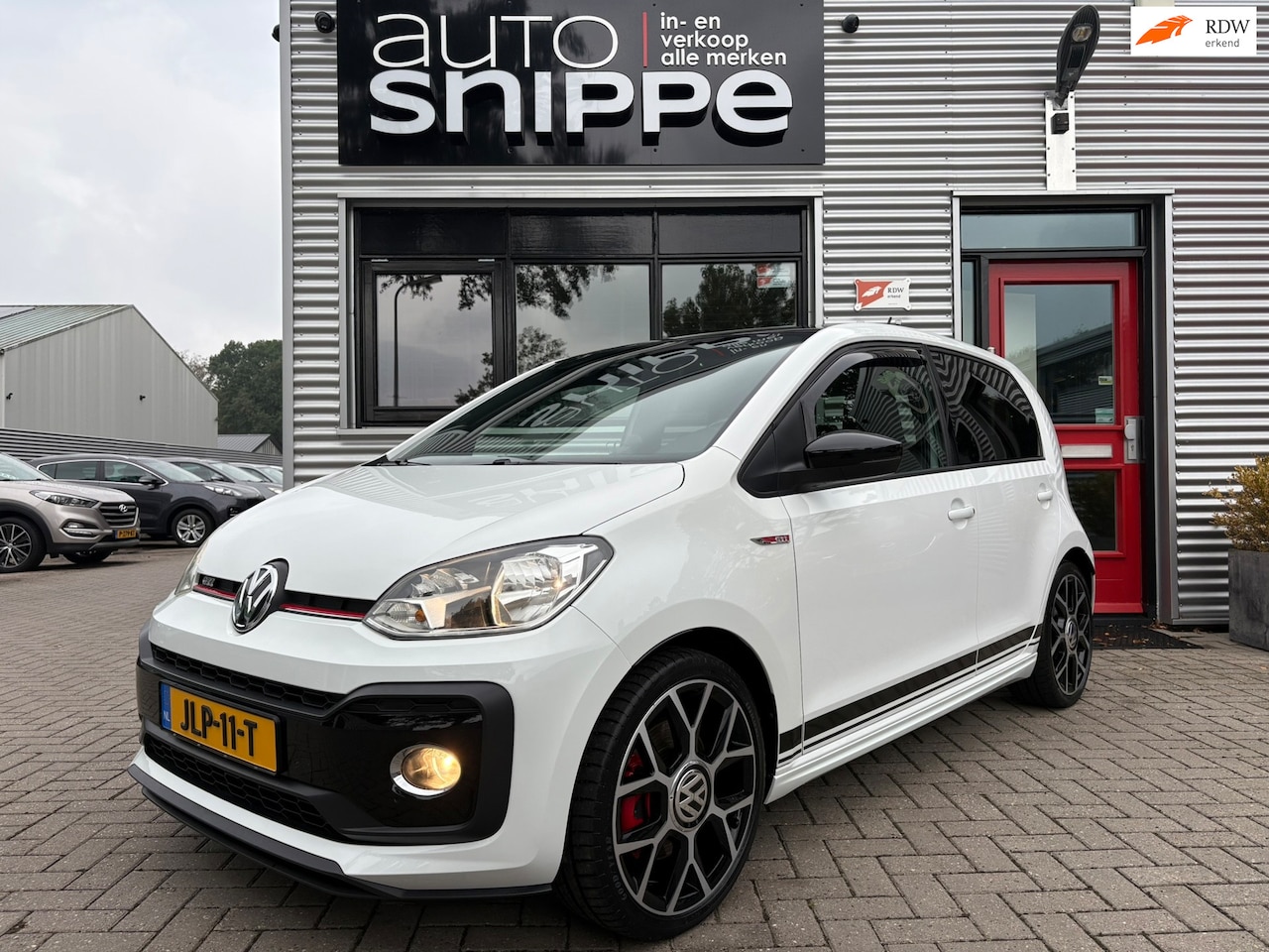 Volkswagen Up! - 1.0 TSI GTI 116 PK-5DRS.-BEATS AUDIO-CLIMA-CRUISECONTROL-DAB-CAMERA-BLUETOOTH-17'' LMV-STO - AutoWereld.nl