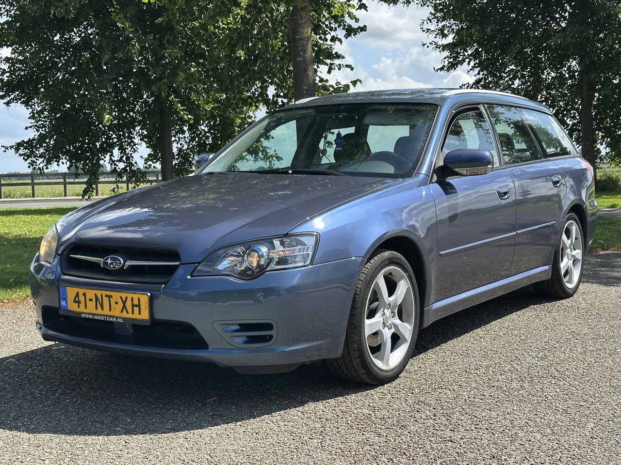 Subaru Legacy Touring Wagon - 2.0i Zeer netjes * Boekjes compleet - AutoWereld.nl