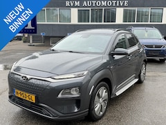 Hyundai Kona Electric - EV Premium 64 kWh SOH 94% | ORIGINEEL NL AUTO | 3-FASE LADEN | WARMTEPOMP| SCHUIFDAK | LER