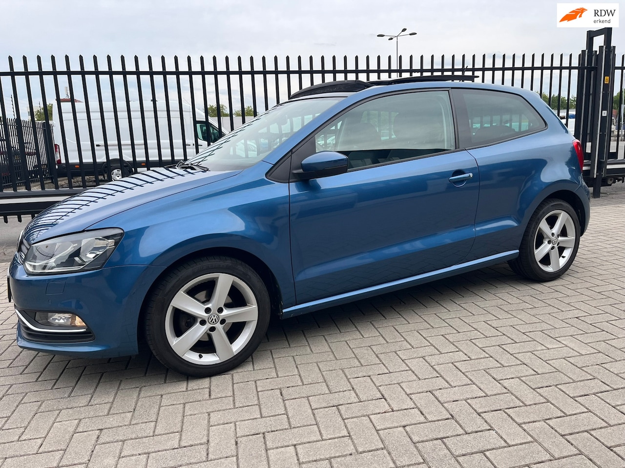 Volkswagen Polo - 1.2 TSI Highline Panoramadak Sport Vol Opties - AutoWereld.nl