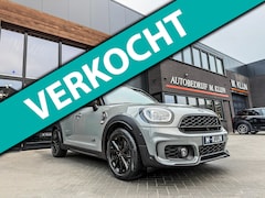 MINI Countryman - 1.5 Cooper S E ALL4 John Cooper Works 220pk/Nardo/Pano/Camera/Jcw stoelen