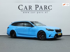 BMW 5-serie Touring - M5 INDIVIDUAL RIVIERA BLUE/M DRIVERS PROF/21" LMV/BOWERS & WILKINS/PANO/HUD/ACC/ECC/FABRIE