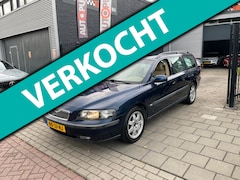 Volvo V70 - 2.4 Comfort Line 3e Eigenaar Trekhaak Airco NAP APK