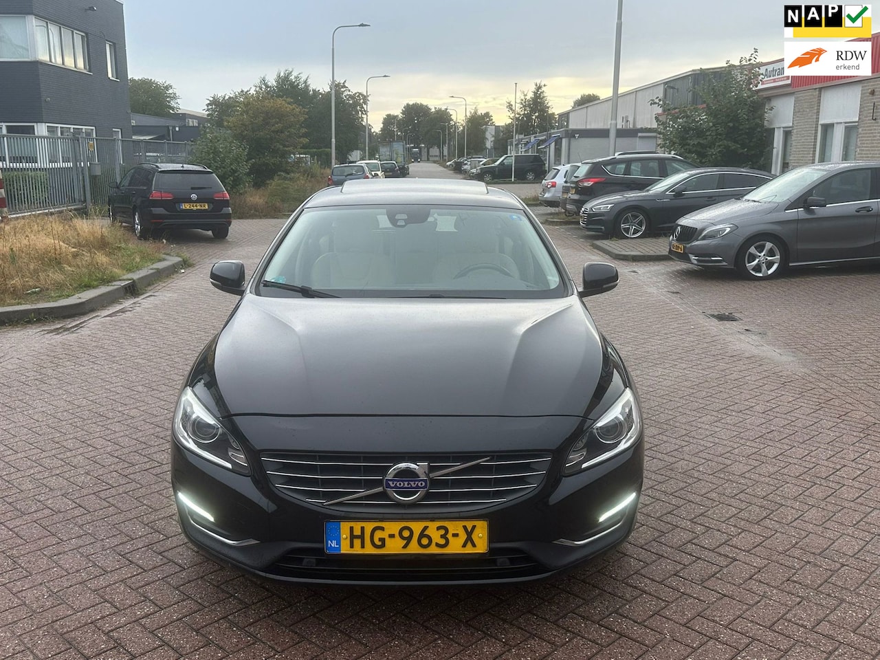 Volvo V60 - 2.4 D6 Twin Engine Summum 2.4 D6 Twin Engine Summum - AutoWereld.nl