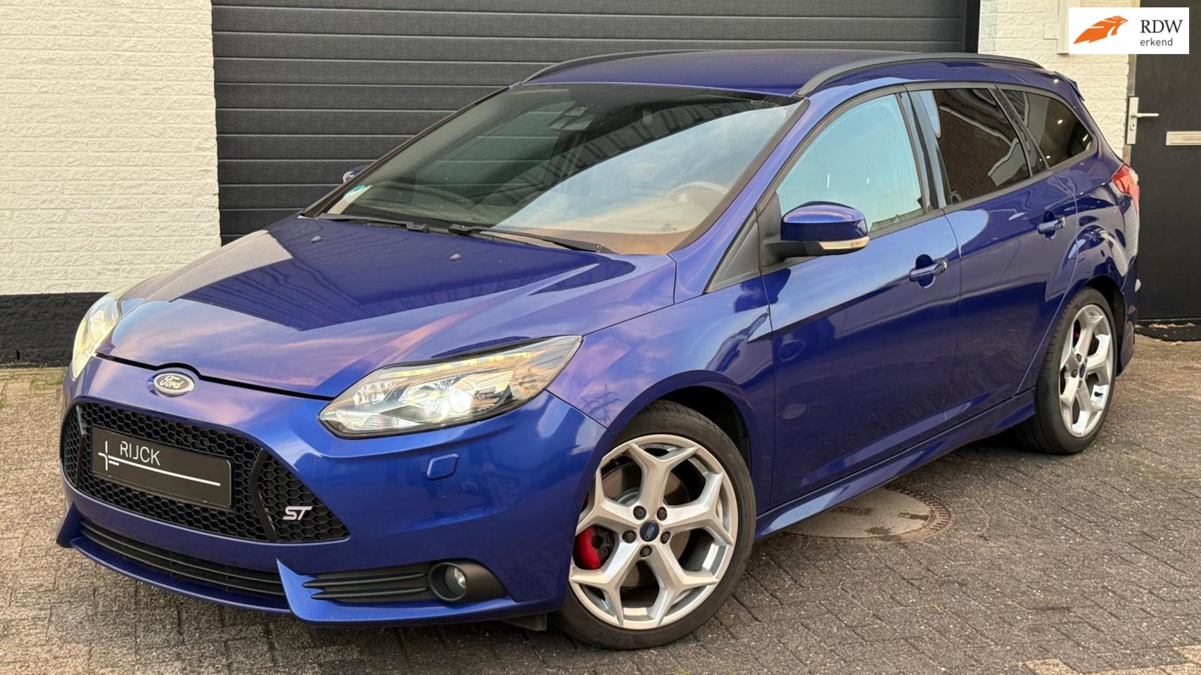 Ford Focus Wagon - 2.0 EcoBoost ST-3 2.0 ST | 250 PK | Recaro Leder | Navi | Camera | BLIS | Keyless | Xenon - AutoWereld.nl