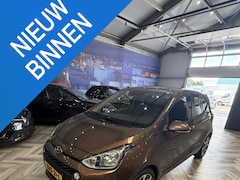 Hyundai i10 - 1.2i KYLESS, NAVI, STOELVERWARMING, STUURVERWARMING