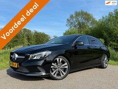 Mercedes-Benz CLA-klasse Shooting Brake - 180d Business Solution AMG / Harman-Kardon / Leder / Camera / Navi / 18" Velgen / Clima /