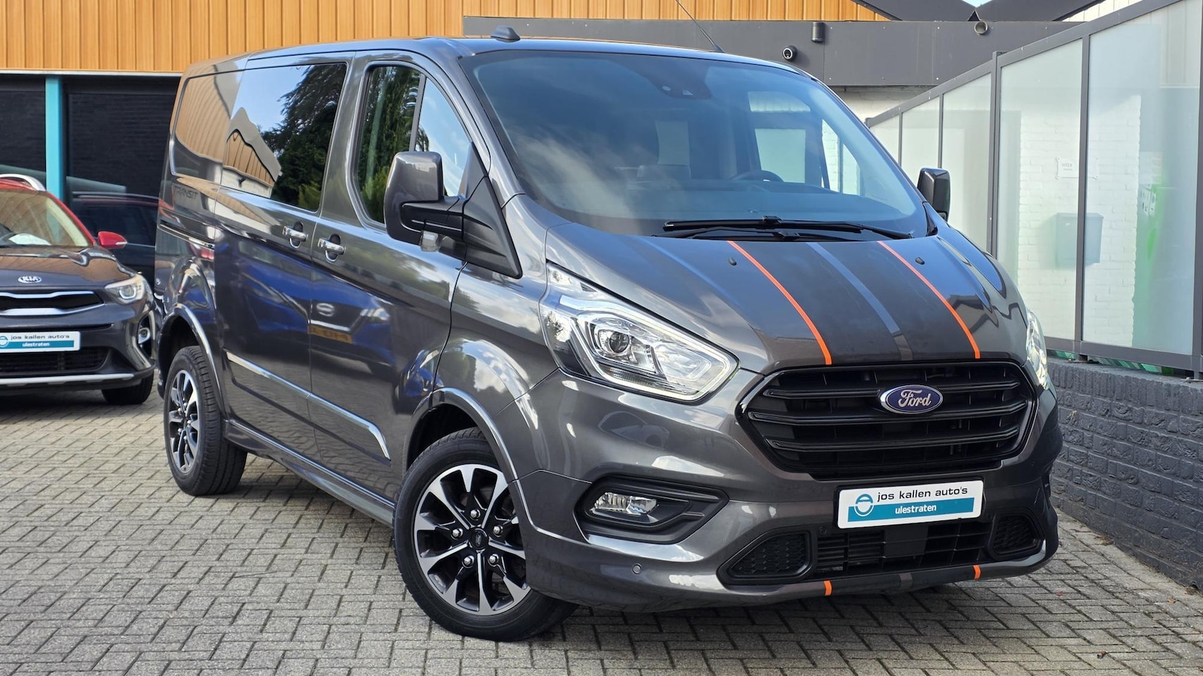Ford Transit Custom - 320 2.0 TDCI L1H1 Sport DC 185pk Automaat, Dubbel Cabine, 2 x schuifdeur, Bi-Xenon, Camera - AutoWereld.nl