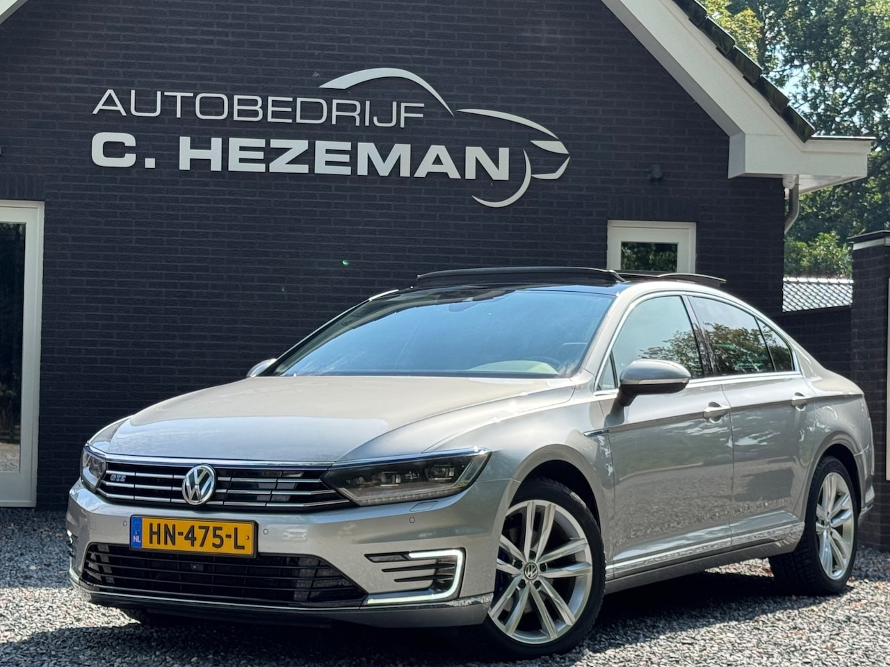 Volkswagen Passat - 1.4 TSI GTE Highline DEALEROH PANO 360 CAMERA LEDER FULL LED MASSAGE DYNAUDIO BOMVOL - AutoWereld.nl
