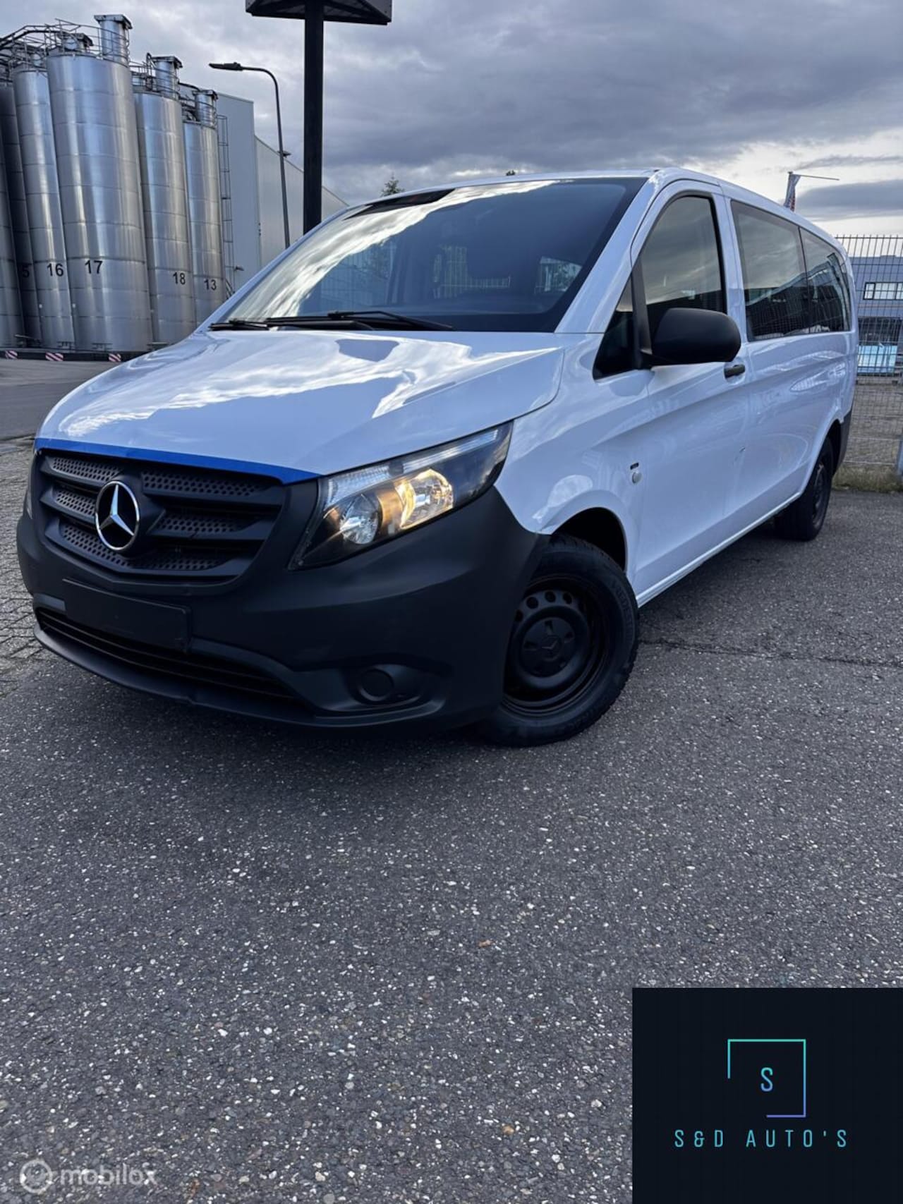 Mercedes-Benz Vito Tourer - 109 BlueTEC Base Extra Lang / 9 Pax - AutoWereld.nl