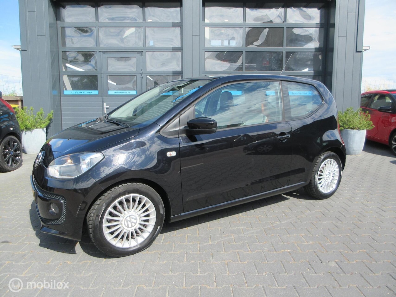 Volkswagen Up! - 1.0 move up! BlueMotion Airco Navigatie Org NL - AutoWereld.nl