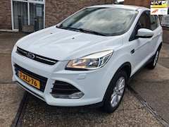 Ford Kuga - 1.5 Titanium ((( mooi nette auto )))